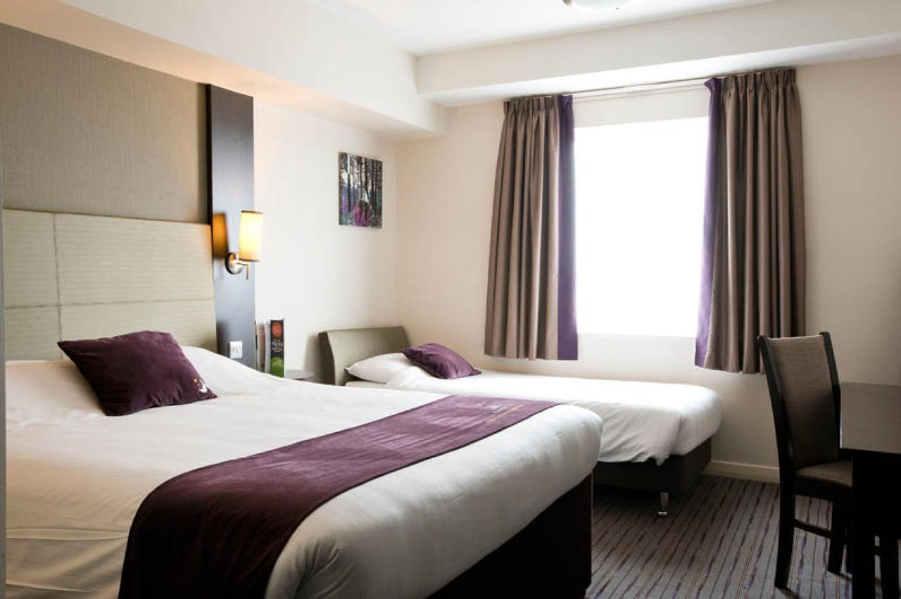 Premier Inn London Clapham Buitenkant foto