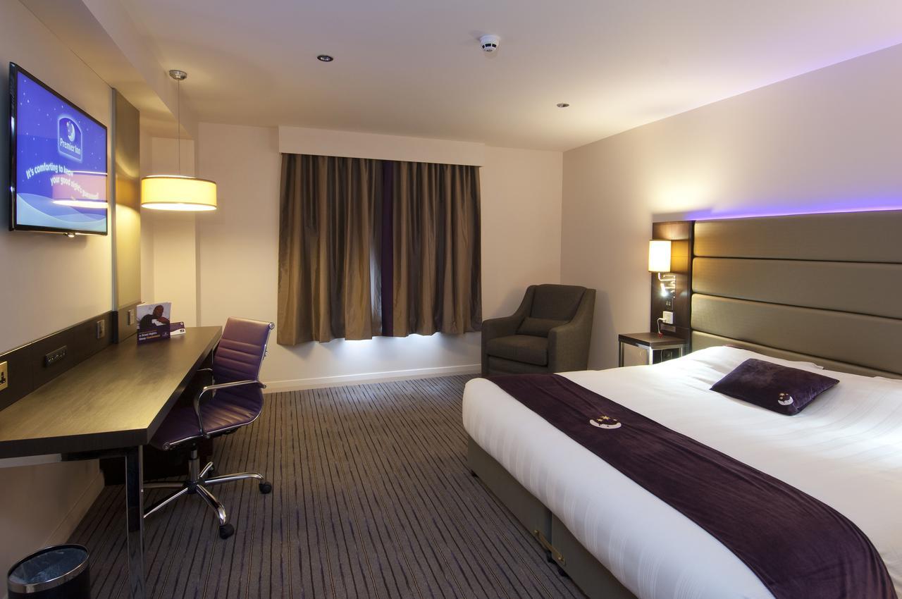 Premier Inn London Clapham Buitenkant foto