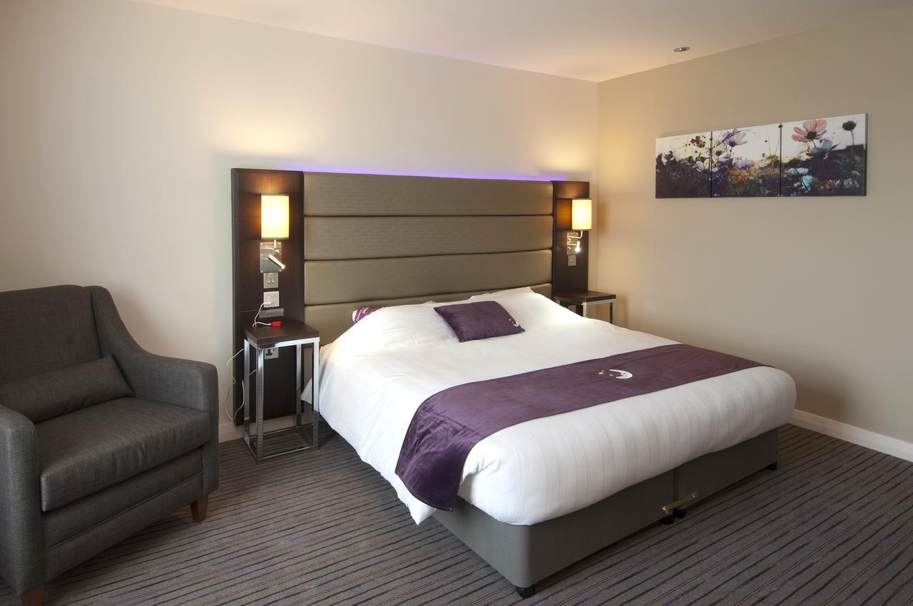 Premier Inn London Clapham Buitenkant foto