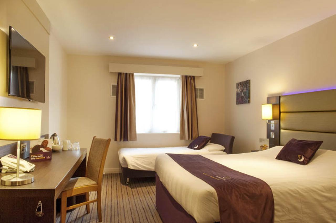 Premier Inn London Clapham Buitenkant foto