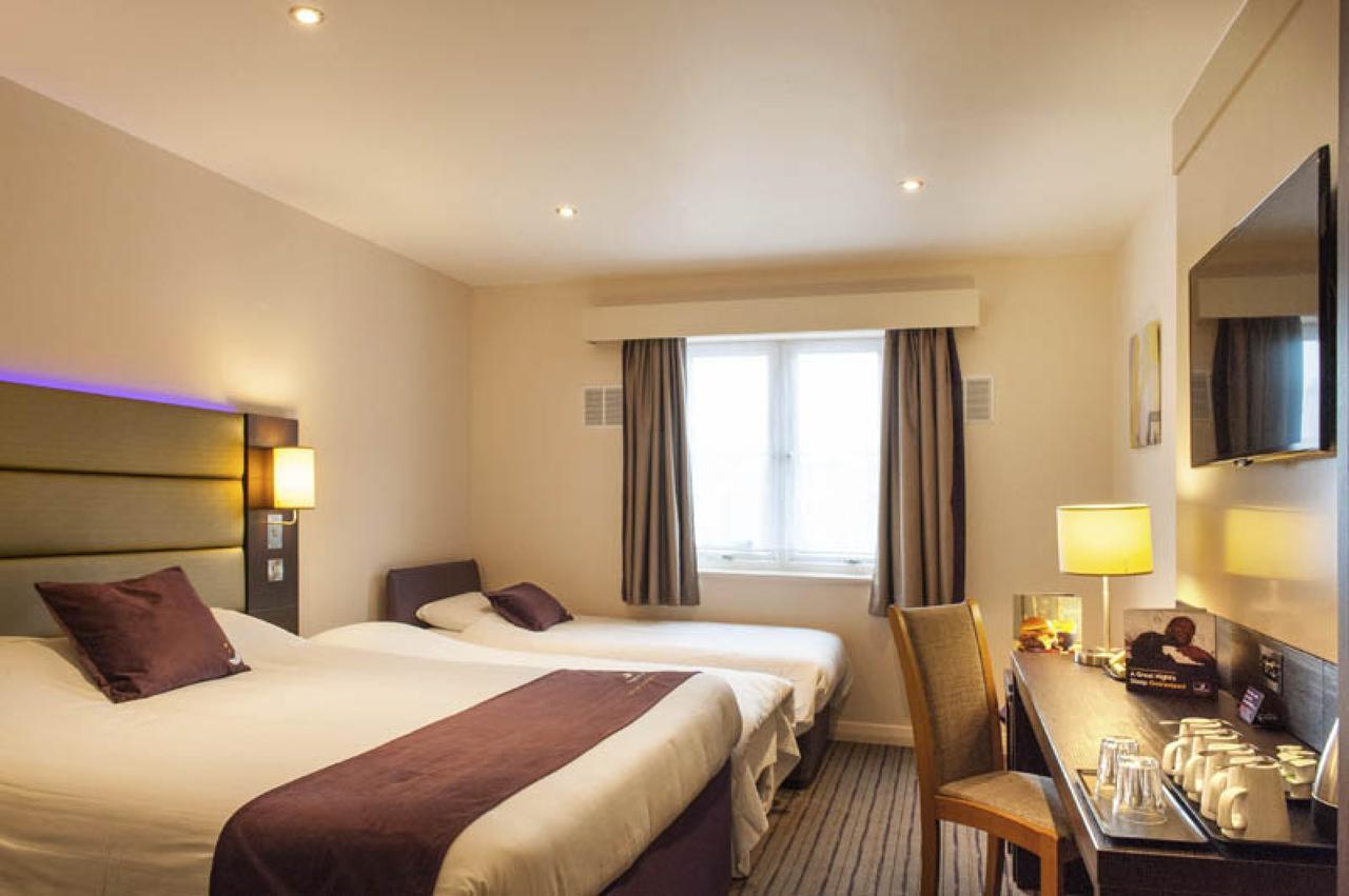 Premier Inn London Clapham Buitenkant foto