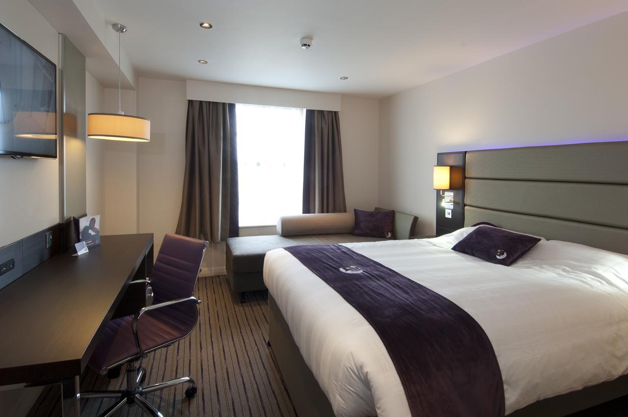 Premier Inn London Clapham Buitenkant foto