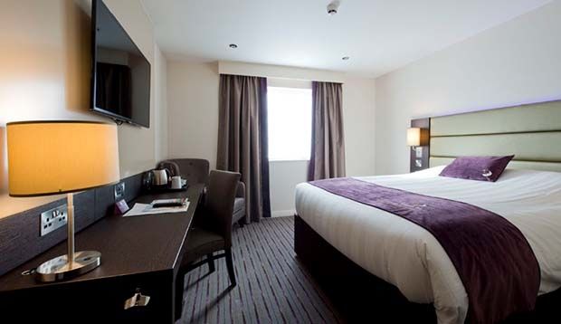 Premier Inn London Clapham Buitenkant foto